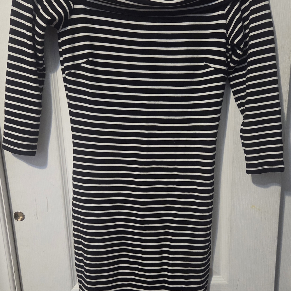 Le Chateau XS Bodycon NWOT Black & White Striped Off-Shoulder Long Sleeve Dress